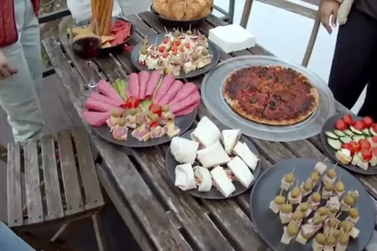 Dining table spread